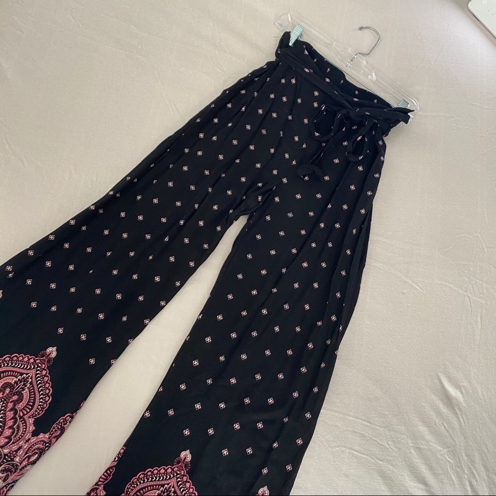 Black & Pink Floral Print Cloth Flowy Pants